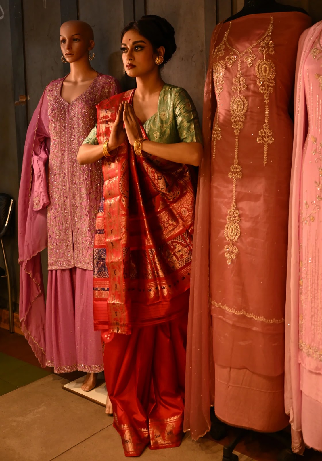 Katha — Red Baluchari