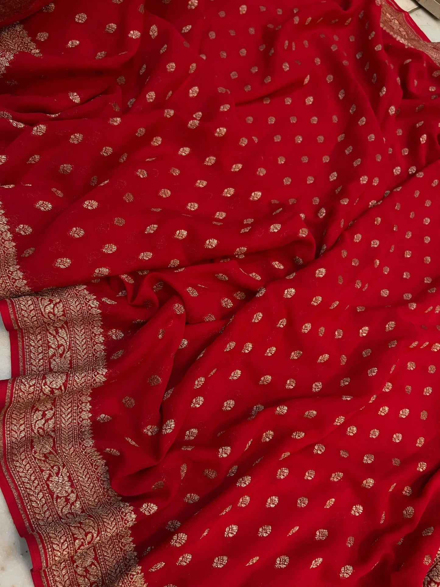 Lahza — Red Banarasi